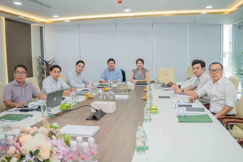 Hội đồng ban giám khảo ReWrite The Star 2026 gồm đại diện lãnh đạo KLC Group, lãnh đạo Star Group và các phòng, ban chuyên môn trong quá trình đánh giá, lựa chọn phương án biểu tượng thương hiệu mới